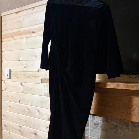 Banana Republic Dresses & Skirts - Banana Republic Black Long Sleeve Dress